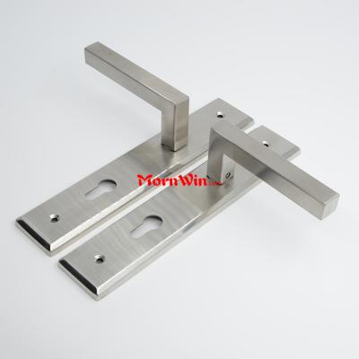 STAINLESS STEEL 304 DOOR LEVER HANDLE ON SQUARE PLATE